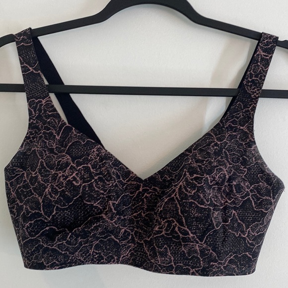 Lululemon sports bra - Picture 1 of 5